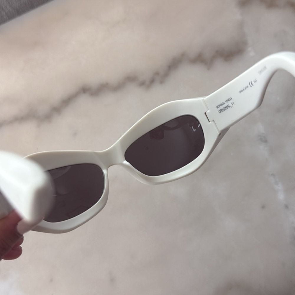 Bottega Veneta Original 11 UNISEX Sunglases  White Cream BV1086S - Picture 14 of 17
